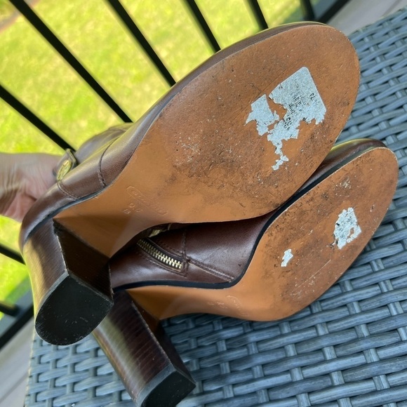 Coach women’s Tavi Brown leather round toe chunky heel booty shoes size 9.5 - Picture 14 of 16